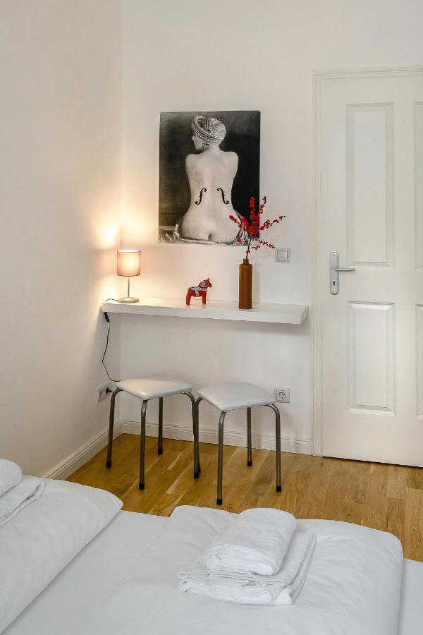 Newton-Appartement Mit 3 Schlafzimmern Berlino Esterno foto
