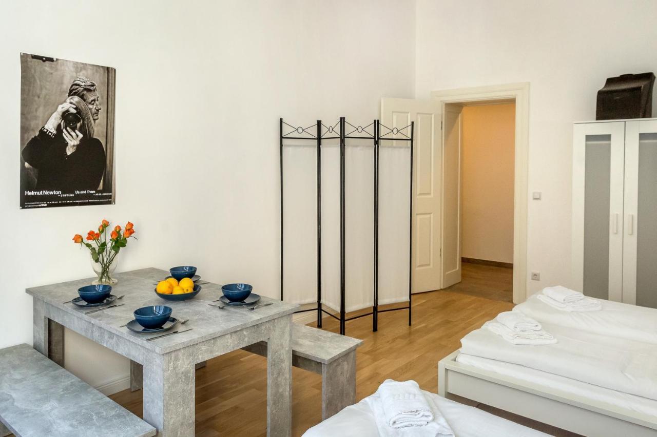 Newton-Appartement Mit 3 Schlafzimmern Berlino Esterno foto